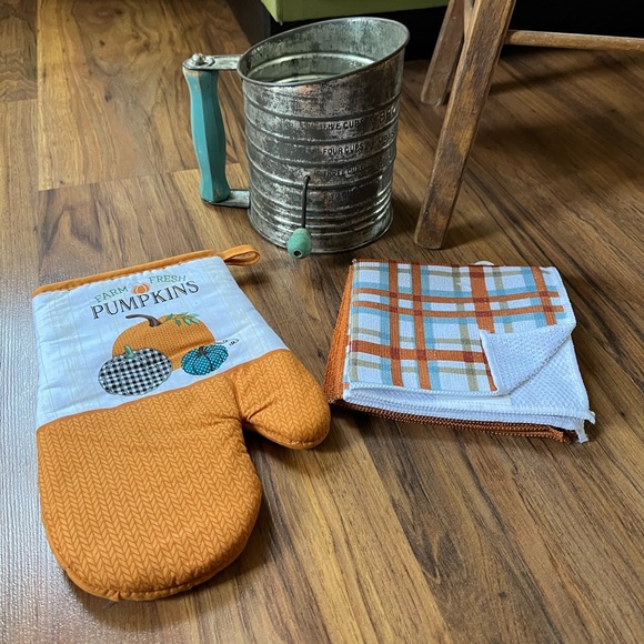 Other - 3/$10 Pumpkin Potholder & Fall Plaid Dish Rags
